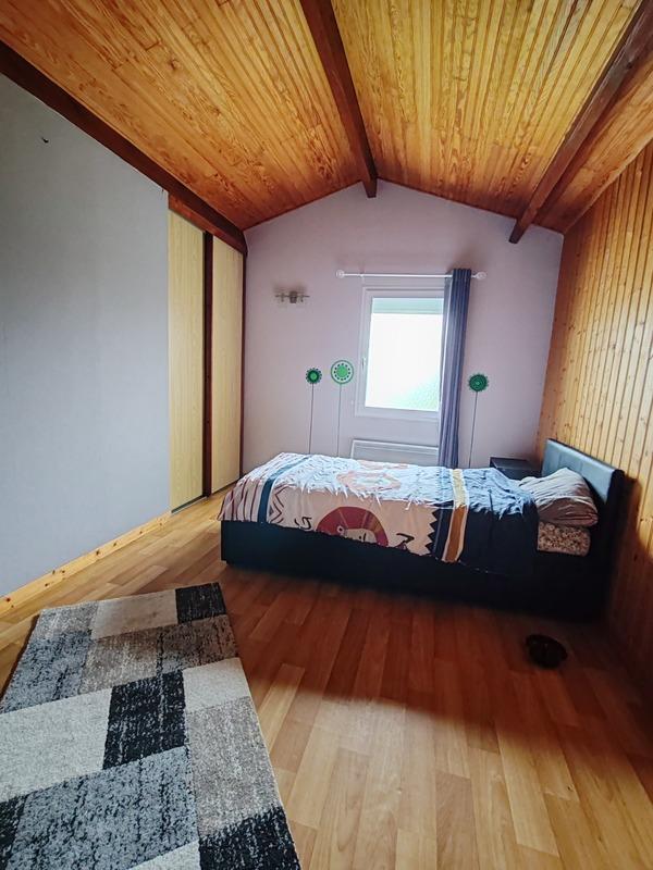 Maison - 230 m² - 10 pièces