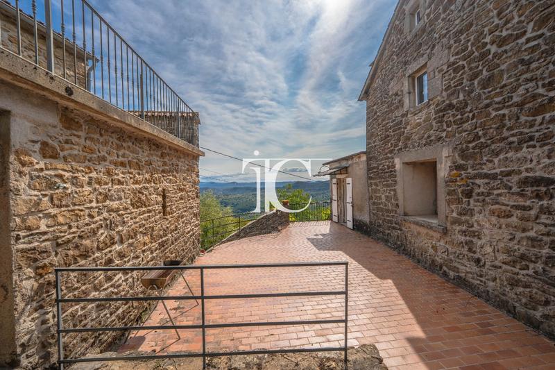 Maison en pierre - 90 m² - 5 pièces