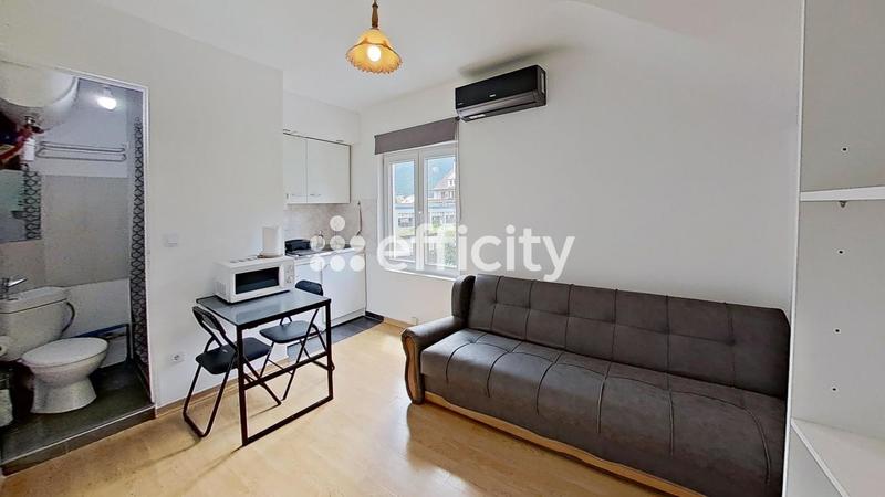 Maison - 210 m² - 14 pièces