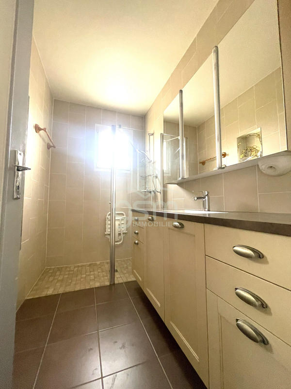 Maison traditionnelle - 75 m² - 5 pièces