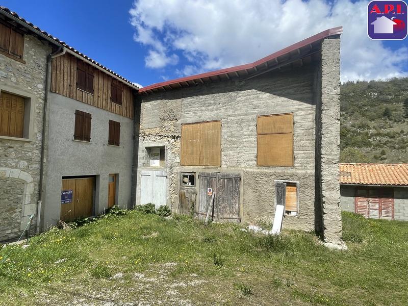 Grange - 300 m² - 3 pièces