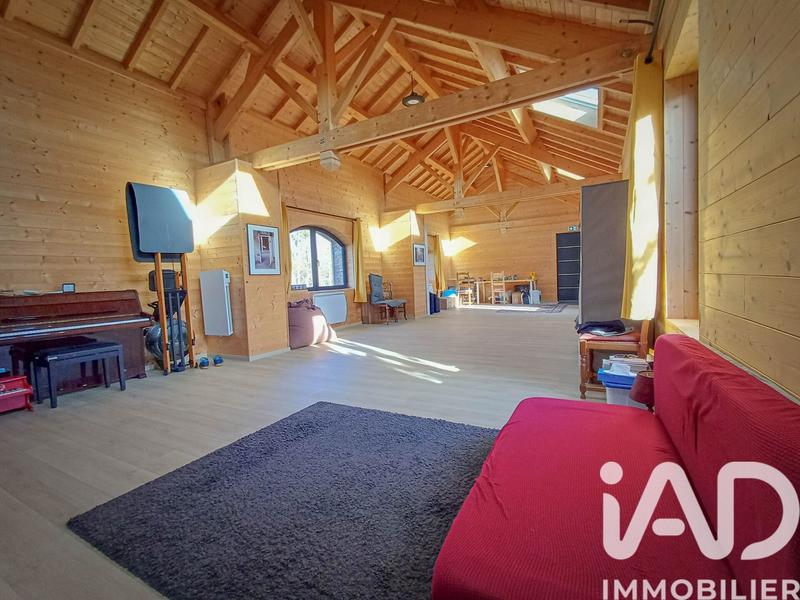 Maison - 245 m² - 6 pièces