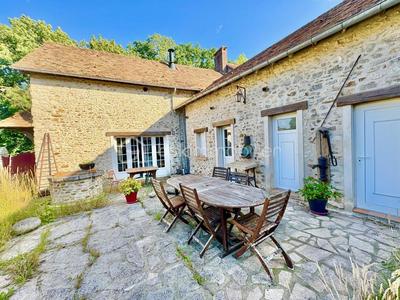 Corps de ferme - 300 m² - 7 pièces