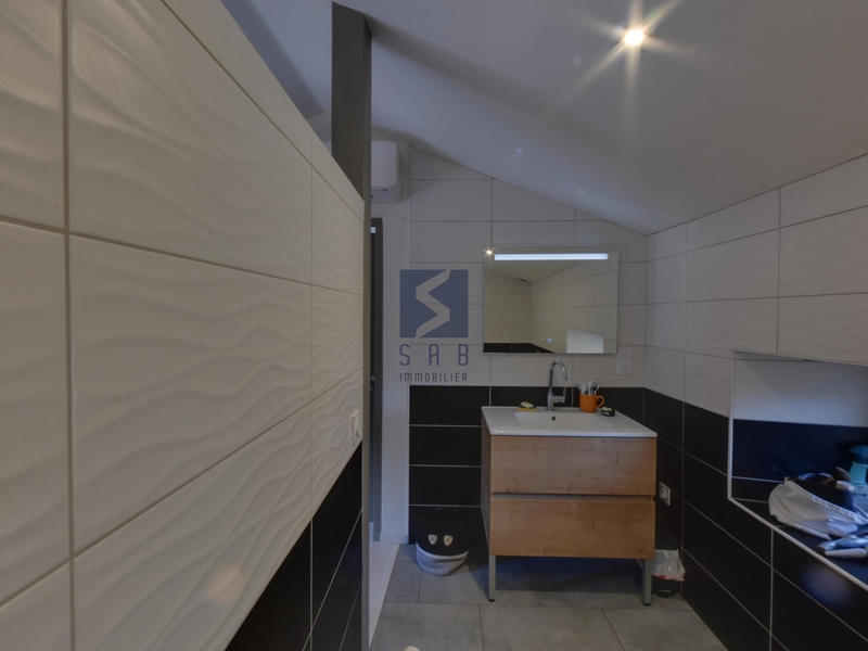 Maison - 93 m² - 5 pièces