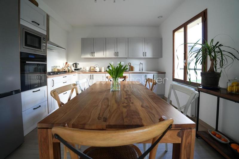 Maison traditionnelle - 153 m² - 6 pièces