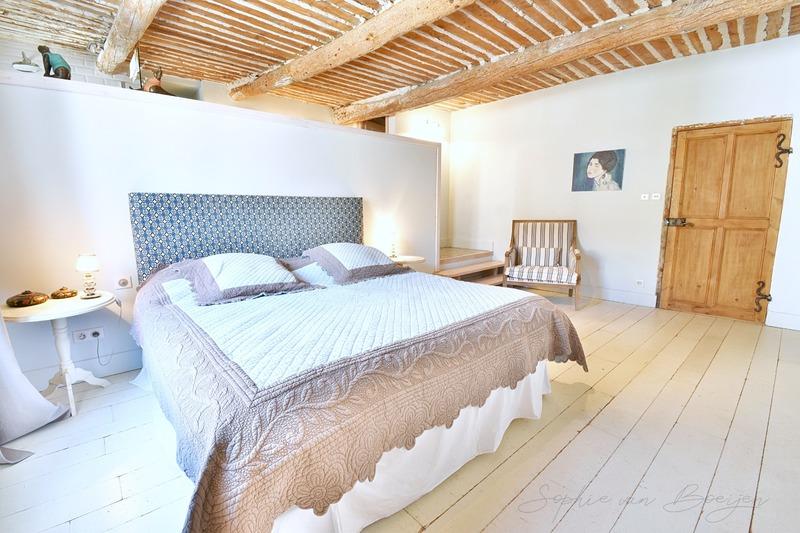 Maison - 349 m² - 10 pièces