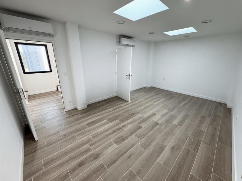 Bureau - 575 m² - 18 pièces