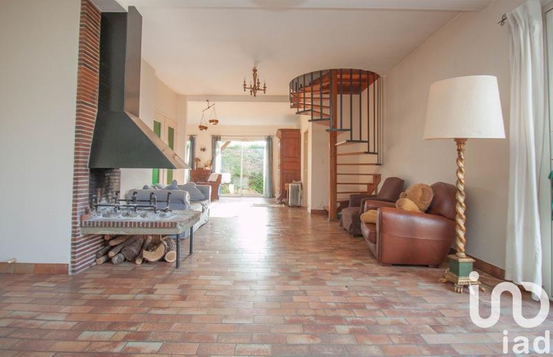 Maison - 230 m² - 7 pièces