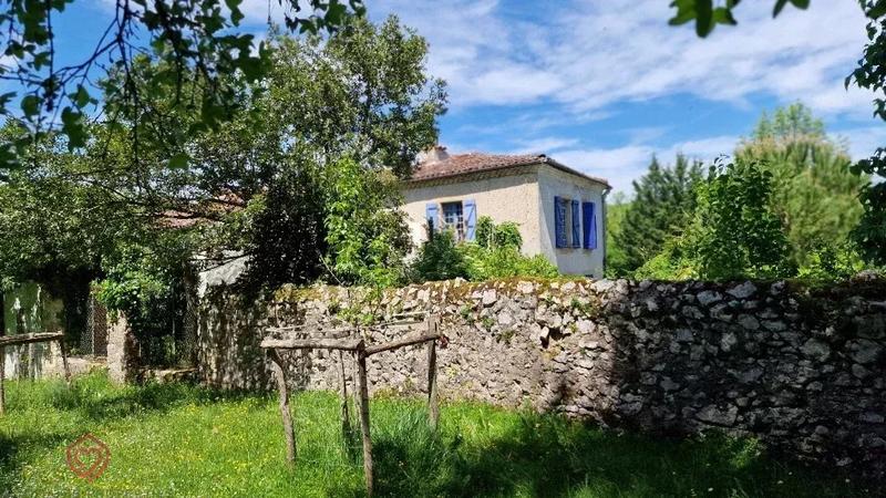 Propriété - 300 m² - 8 pièces