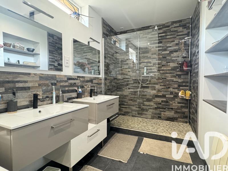 Maison - 140 m² - 5 pièces