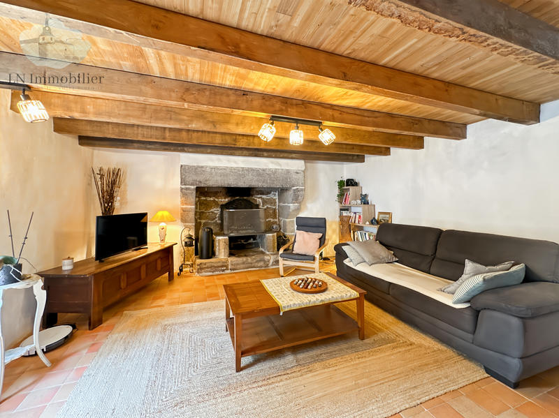 Maison - 211 m² - 15 pièces