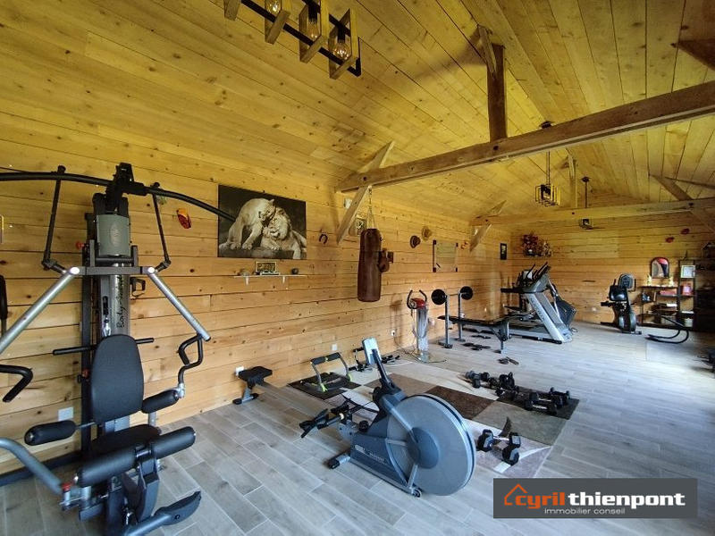 Propriété - 323 m² - 12 pièces