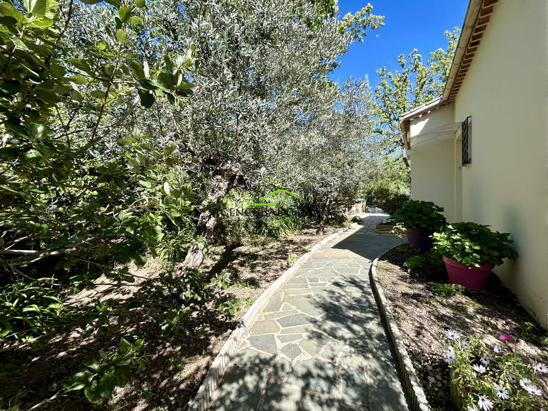 Maison - 102 m² - 4 pièces