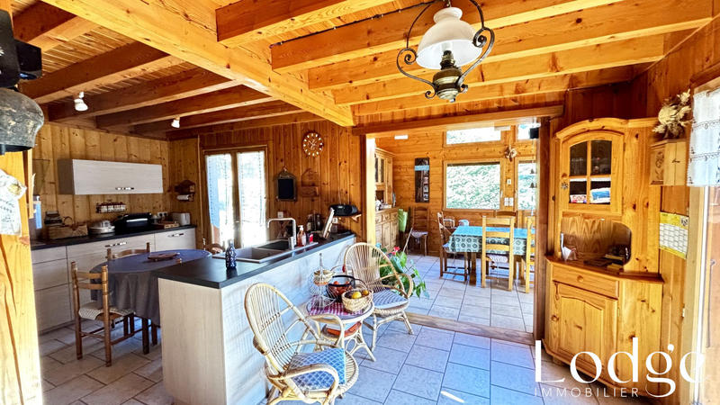 Maison - 140 m² - 6 pièces