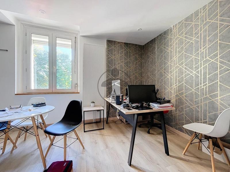 Immeuble - 110 m² - 5 pièces