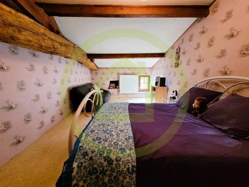 Maison - 275 m² - 8 pièces