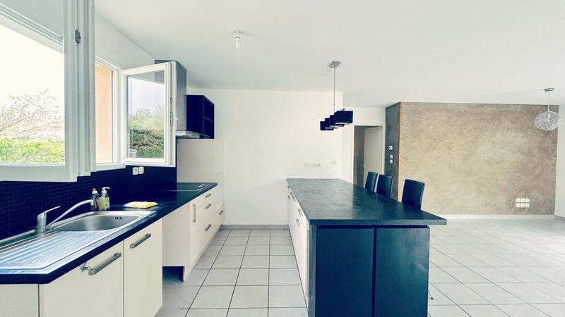 Maison - 83 m² - 4 pièces