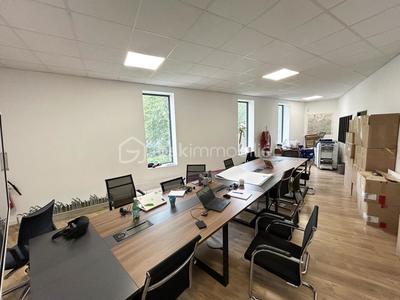 Local commercial - 200 m² - 1 pièce