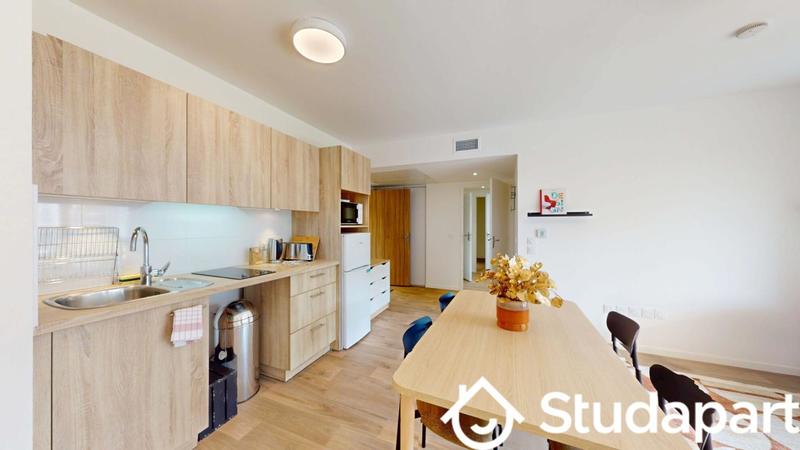 Chambre - 60 m² - 1 pièce