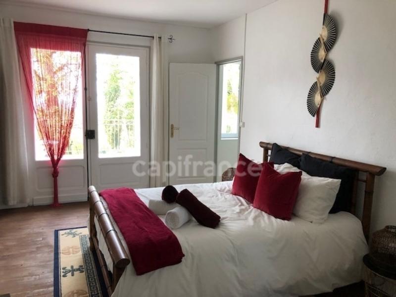 Maison - 370 m² - 11 pièces