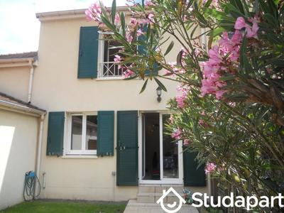 Chambre - 13 m² - 1 pièce