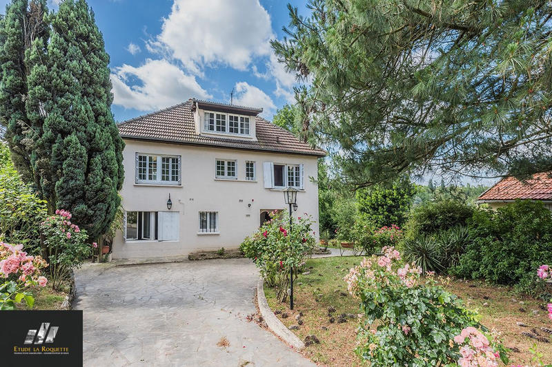 Maison - 280 m² - 6 pièces