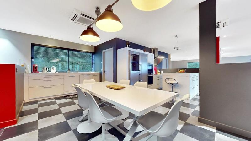 Loft - 320 m² - 6 pièces