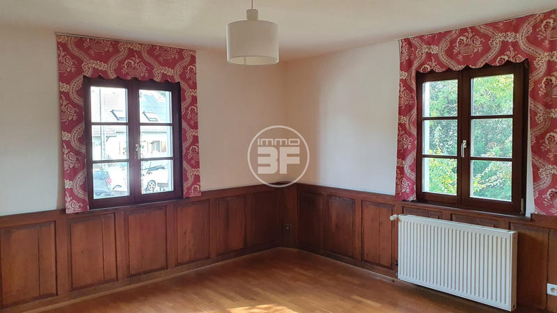 Maison - 256 m² - 8 pièces