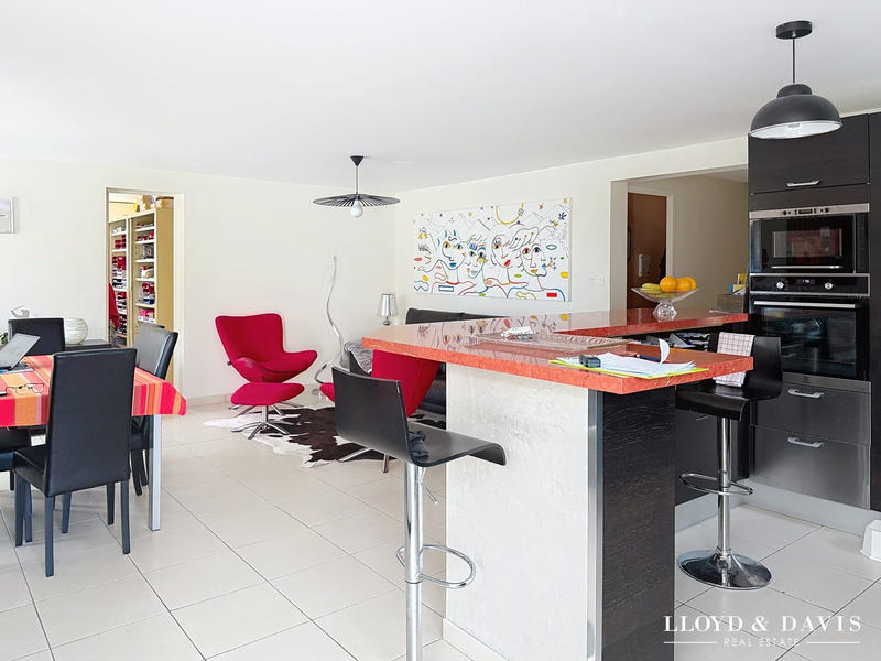 Maison - 187 m² - 6 pièces