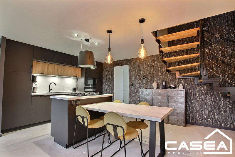 Maison ancienne - 326 m² - 14 pièces