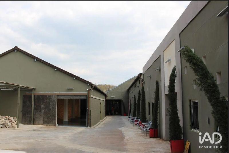 Local commercial - 1 600 m²