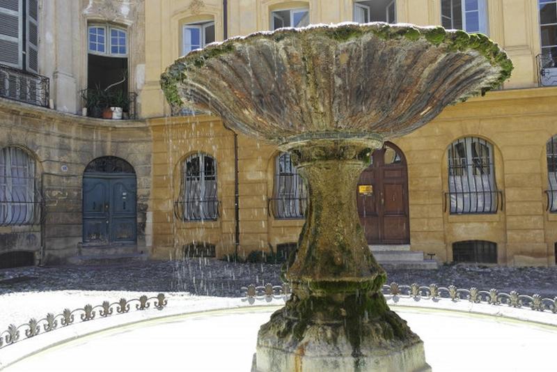 Les joyaux du vieil Aix, places et fontaines