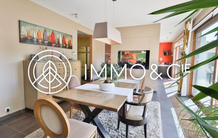 Maison - 222 m² - 6 pièces