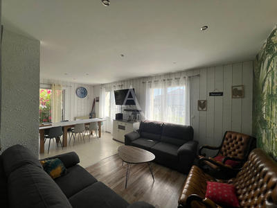 Maison - 168 m² - 9 pièces