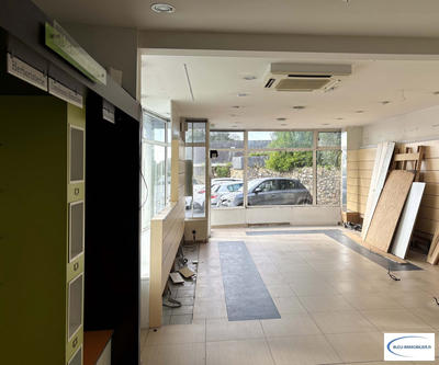 Local commercial - 132 m² - 6 pièces