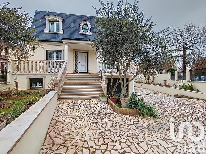 Maison - 161 m² - 6 pièces