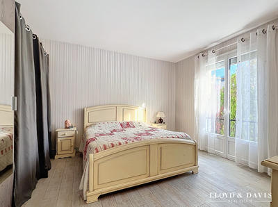 Maison - 252 m² - 6 pièces