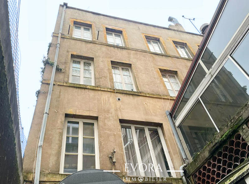 Immeuble - 186 m² - 9 pièces