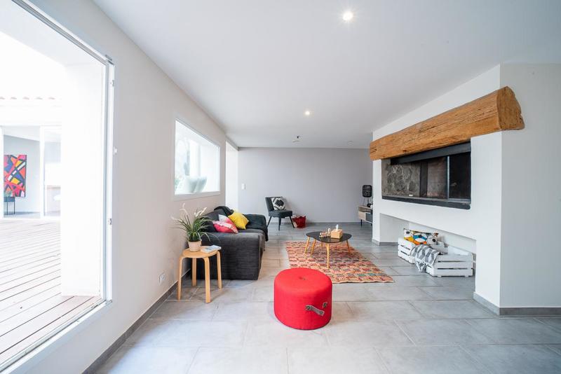 Maison - 230 m² - 6 pièces