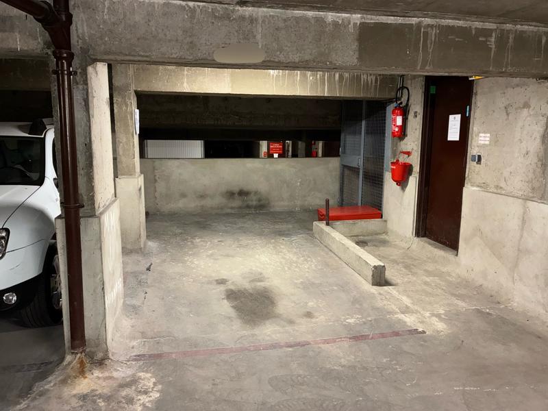 Parking / Garage - 12 m²