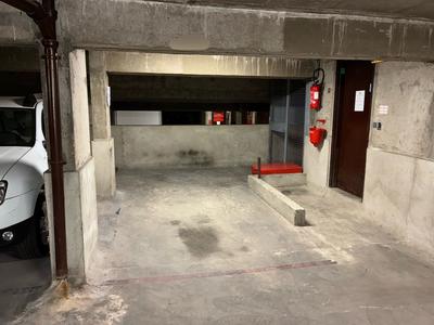 Parking / Garage - 12 m²