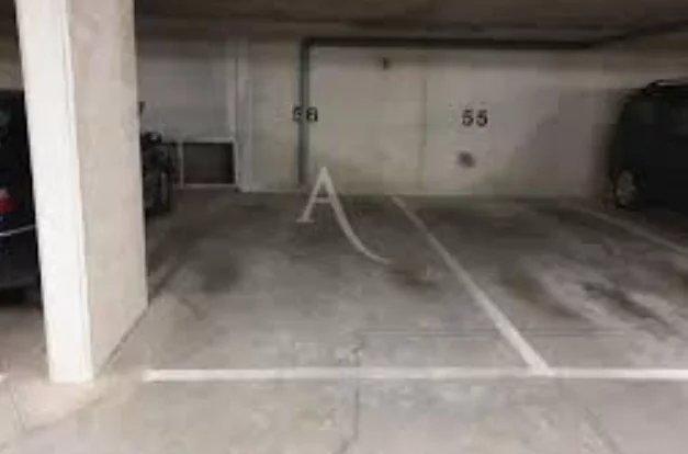 Parking / Garage - 14 m²