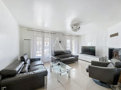 Maison - 145 m² - 8 pièces