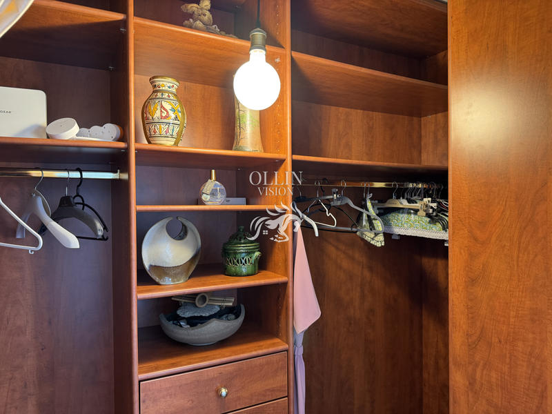 Villa - 208 m² - 9 pièces