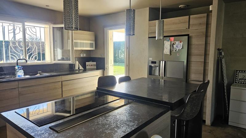 Demeure - 177 m² - 5 pièces