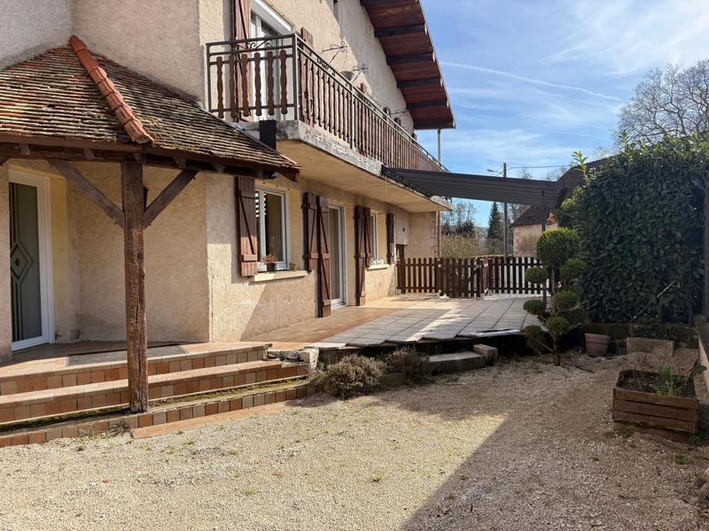 Maison - 224 m² - 7 pièces
