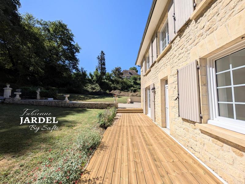 Maison - 200 m² - 8 pièces