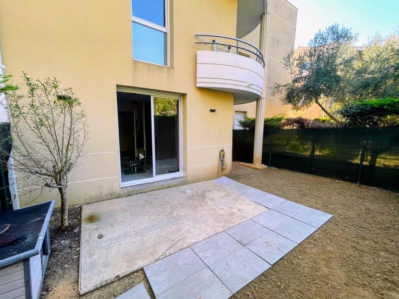 Studio - 25 m² - 1 pièce