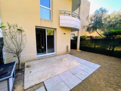 Studio - 25 m² - 1 pièce