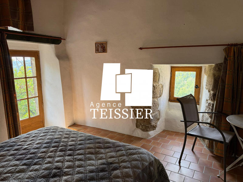 Mas - 230 m² - 11 pièces